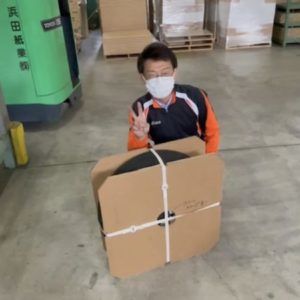 タイヤホイールを保護するカバーです