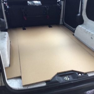 ハイパワーダンボールで作った車中泊の土台