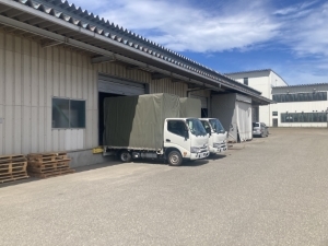 自社トラック配送
