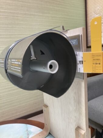 盗難防止トイレットペーパーホルダー
