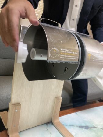 盗難防止トイレットペーパーホルダー